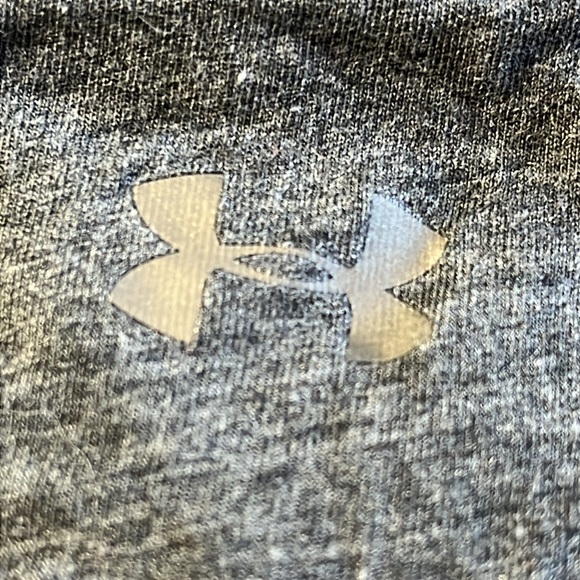 Under Armour Dark Gray Women’s Tank with “On Point” Graphic on Front - Picture 6 of 8